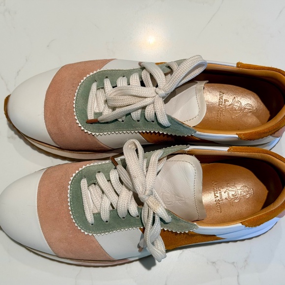 Angela Scott Quinn Sneaker - Picture 3 of 5